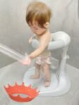 Anti slip baby shower support stand - Knuffelbare bad toren