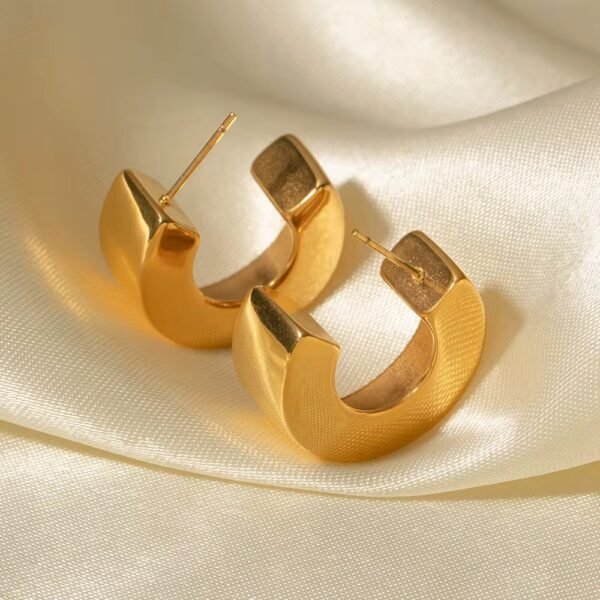 Luxe 18K Vergulde Grove Hoepel Oorbellen – Oversized & Lichtgewich