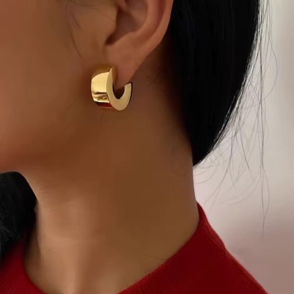 Luxe 18K Vergulde Grove Hoepel Oorbellen – Oversized & Lichtgewich