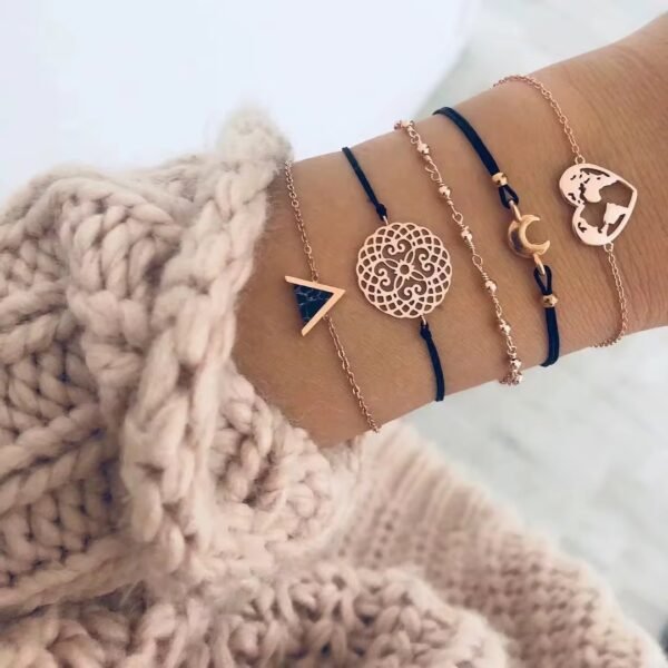 Set van 6 Bohemian Armbanden – Zwarte Touw & Goudkleurige Kettingen met Symbolen